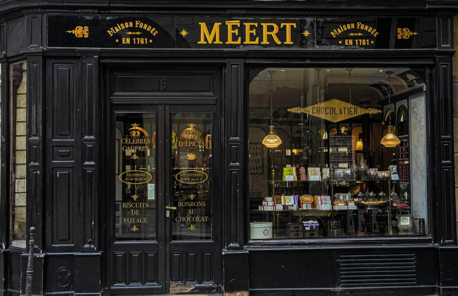 Devanture d'une boutique parisienne